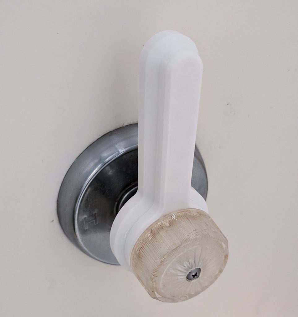 Bathtub Handle photo 1