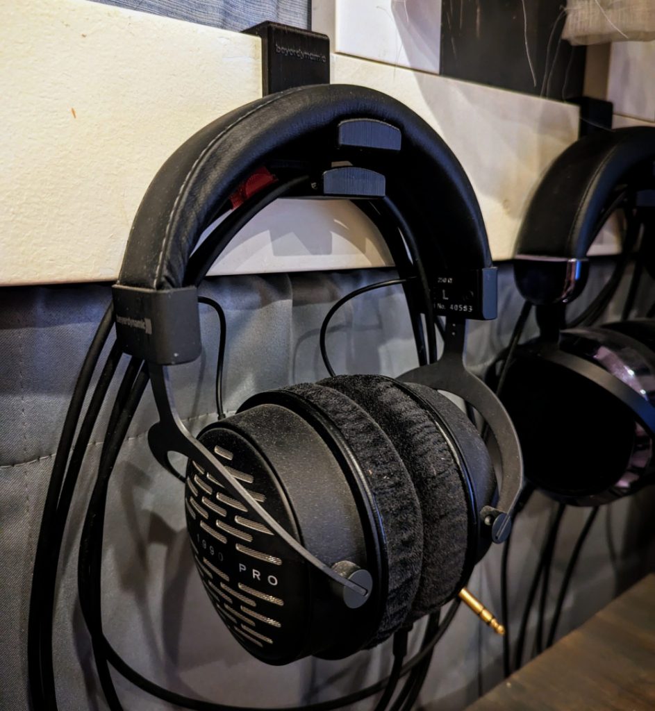Headphone Hanger photo 1